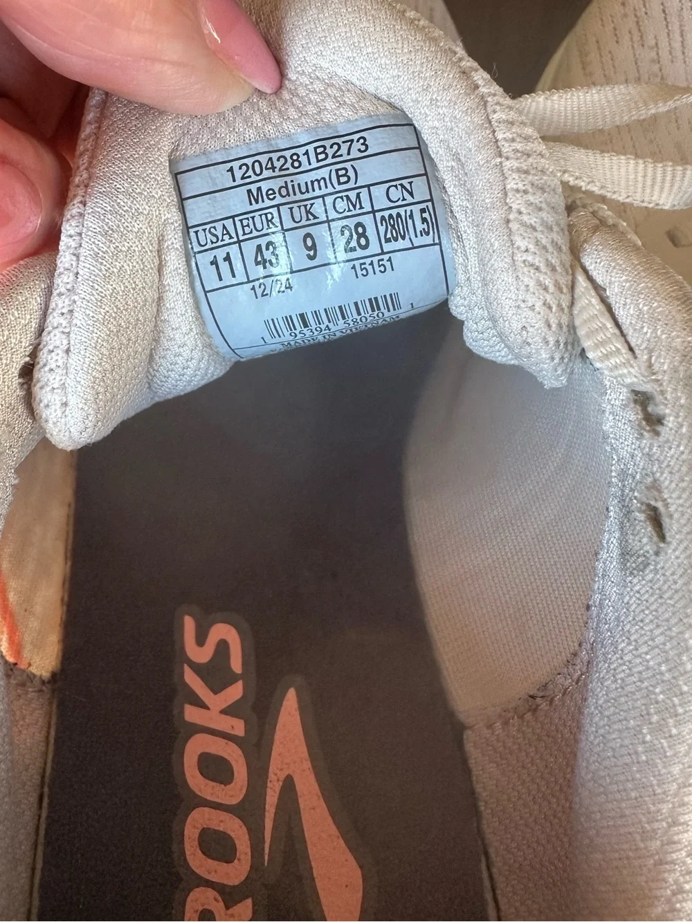 Brooks Running Shoes Women’s Light Peach Size 11